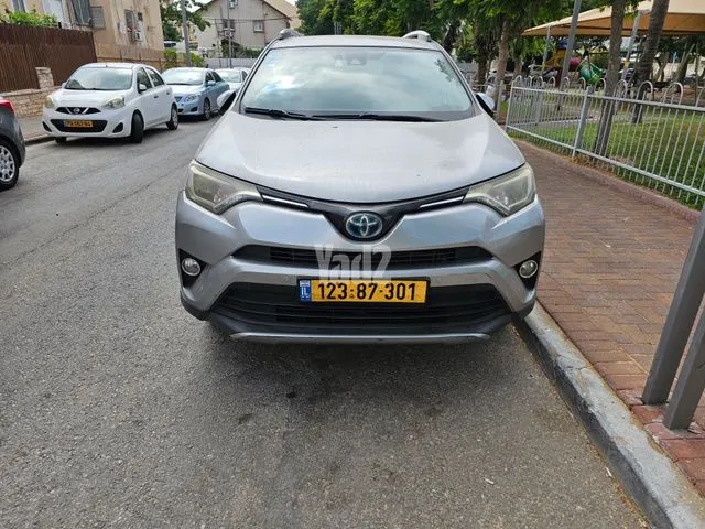 טויוטה RAV 4 HYBRID 2018 - תמונה 4 מתוך מודעת מכירה של הרכב הזה