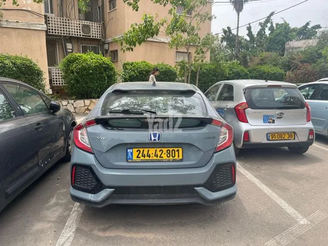 הונדה CIVIC 2018 - תמונה 3 מתוך מודעת מכירה של הרכב הזה