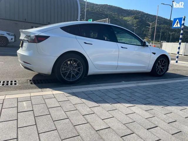 טסלה MODEL 3 2022 - תמונה 2 מתוך מודעת מכירה של הרכב הזה