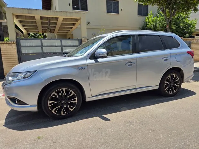 מיצובישי OUTLANDER PHEV 2017 - תמונה 6 מתוך מודעת מכירה של הרכב הזה