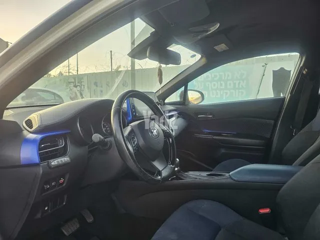 טויוטה C-HR HYBRID 2017 - תמונה 5 מתוך מודעת מכירה של הרכב הזה