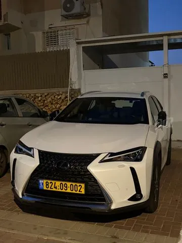 לקסוס LEXUS UX300 E 2022 - תמונה 1 מתוך מודעת מכירה של הרכב הזה