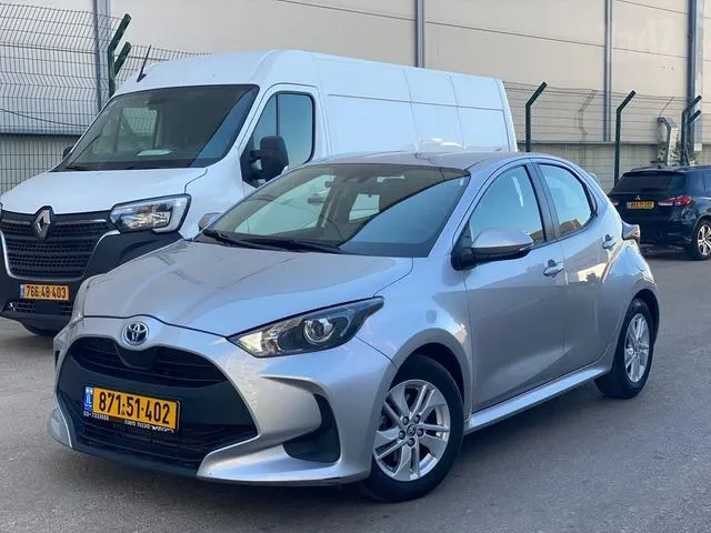 טויוטה YARIS HYBRID 2022 - תמונה 2 מתוך מודעת מכירה של הרכב הזה