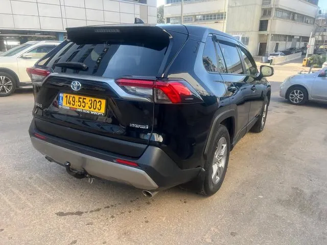 טויוטה RAV 4 HYBRID 2022 - תמונה 3 מתוך מודעת מכירה של הרכב הזה
