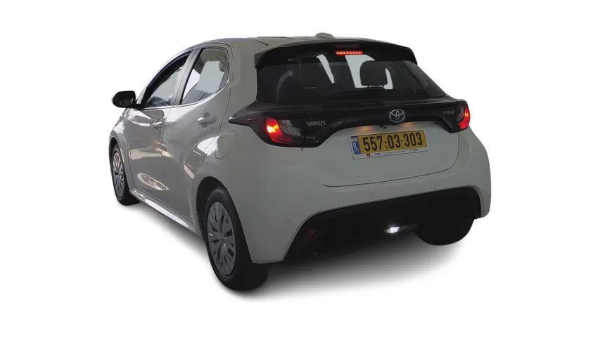 טויוטה YARIS HYBRID 2023 - תמונה 3 מתוך מודעת מכירה של הרכב הזה