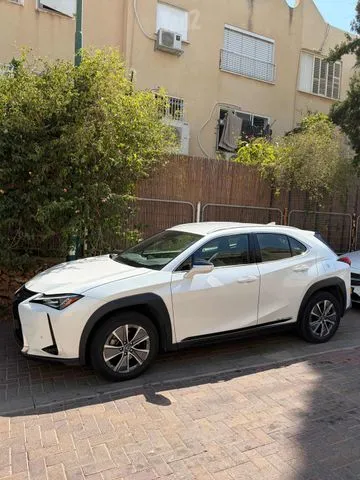 לקסוס LEXUS UX300 E 2022 - תמונה 2 מתוך מודעת מכירה של הרכב הזה