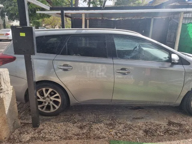 טויוטה AURIS HYBRID 2017 - תמונה 3 מתוך מודעת מכירה של הרכב הזה