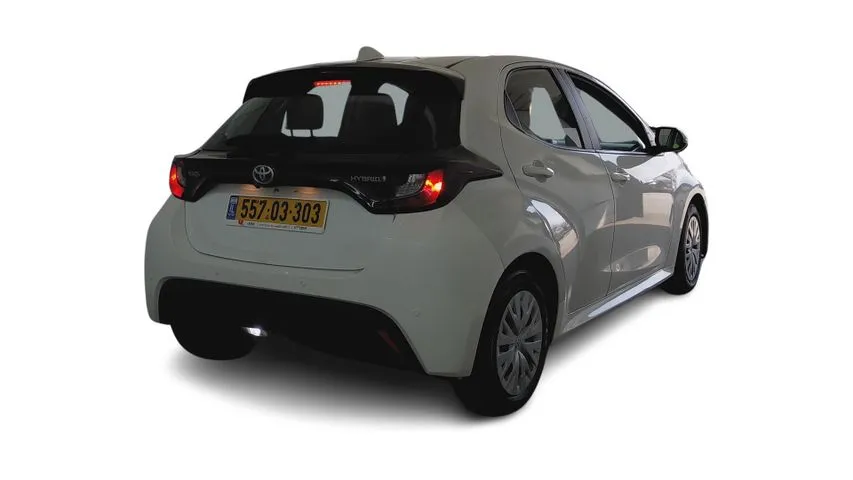 טויוטה YARIS HYBRID 2023 - תמונה 2 מתוך מודעת מכירה של הרכב הזה