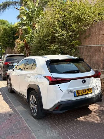 לקסוס LEXUS UX300 E 2022 - תמונה 3 מתוך מודעת מכירה של הרכב הזה