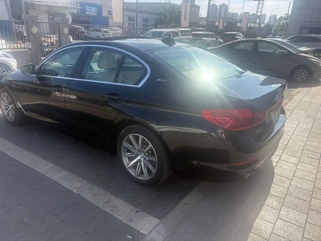 ב מ וו 530E IPERFORMAN 2020 - תמונה 3 מתוך מודעת מכירה של הרכב הזה