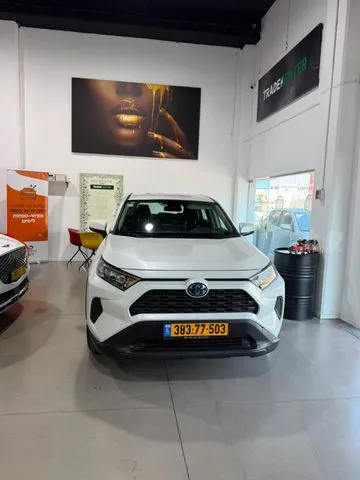 טויוטה RAV 4 HYBRID 2023 - תמונה 3 מתוך מודעת מכירה של הרכב הזה