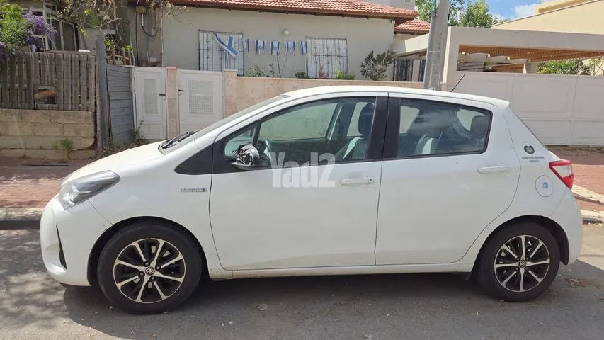 טויוטה YARIS HYBRID 2020 - תמונה 3 מתוך מודעת מכירה של הרכב הזה