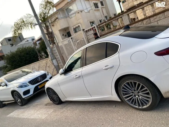 אלפא רומיאו GIULIA 2017 - תמונה 2 מתוך מודעת מכירה של הרכב הזה