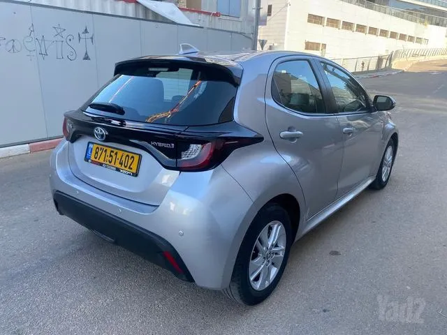 טויוטה YARIS HYBRID 2022 - תמונה 3 מתוך מודעת מכירה של הרכב הזה