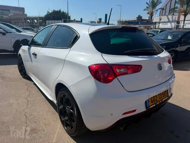 אלפא רומיאו ALFA GIULIETTA 2018 - תמונה 3 מתוך מודעת מכירה של הרכב הזה